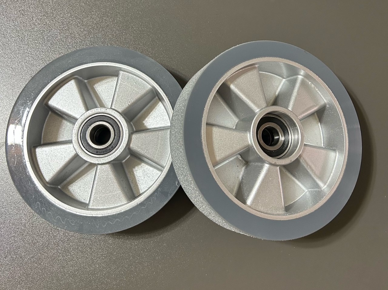 TENNANT  T300e_T3e 洗地機大輪_傳動輪