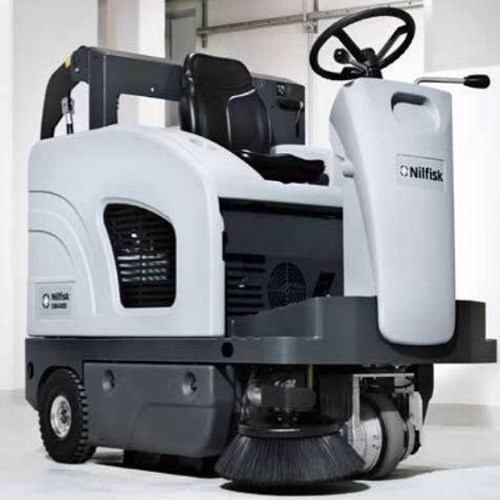 Nilfisk SW 4000B 駕駛型掃地機